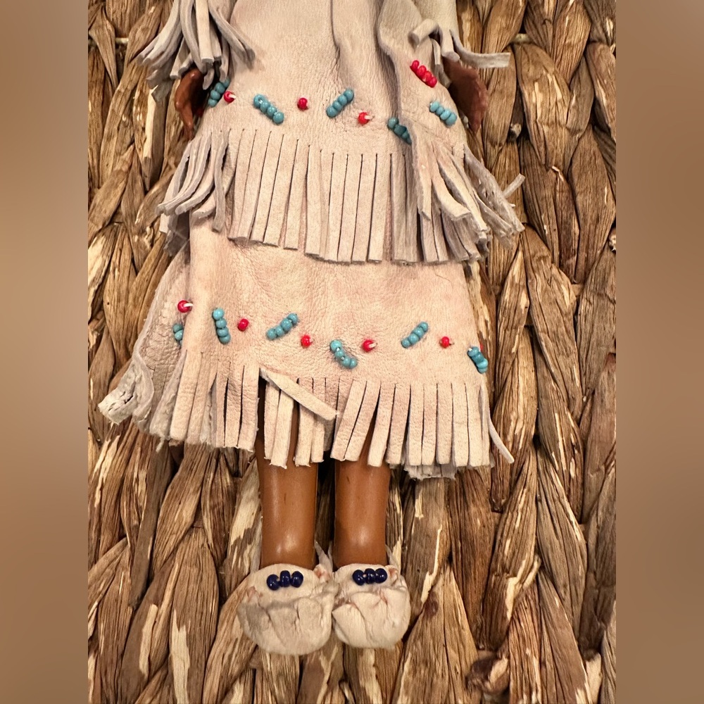 Vintage Native American Doll with Papoose Baby - Picture 7 of 9